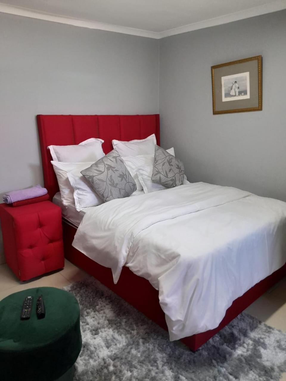 Brooklyn Queens And Kings Guesthouse เคปทาวน์ ภายนอก รูปภาพ