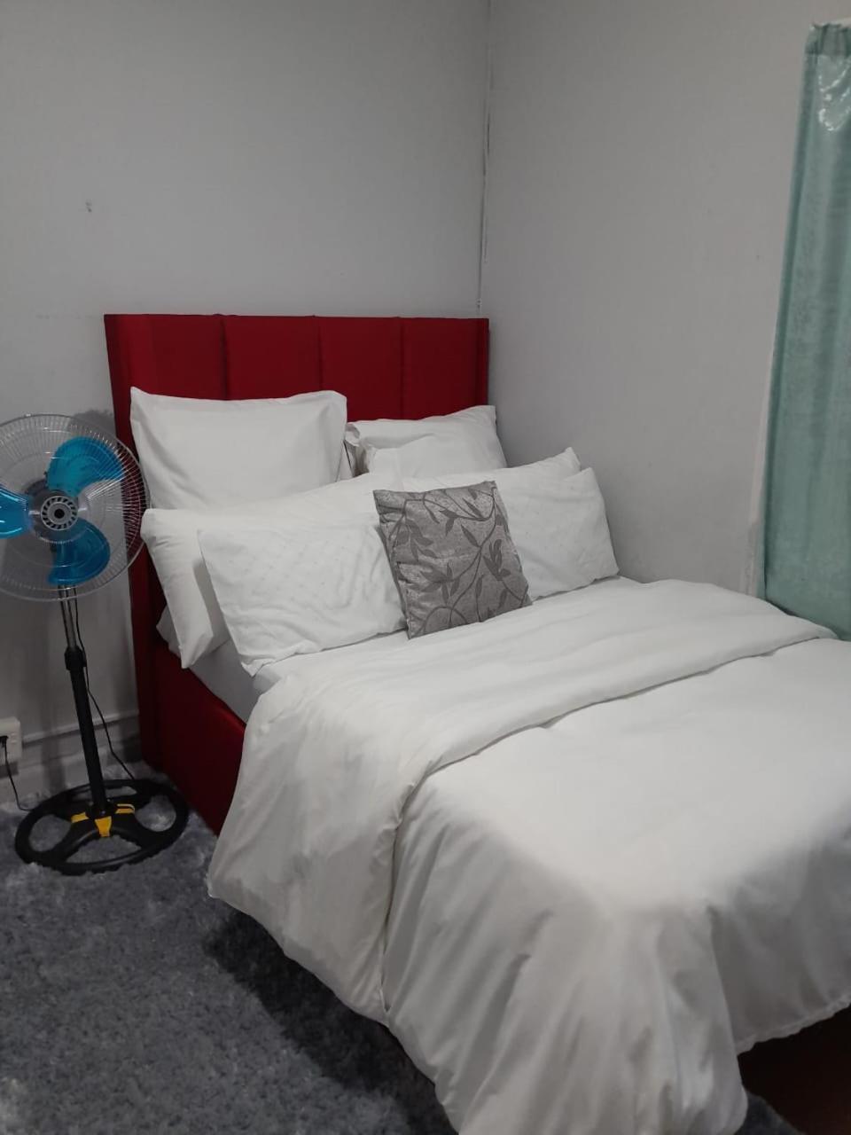 Brooklyn Queens And Kings Guesthouse เคปทาวน์ ภายนอก รูปภาพ